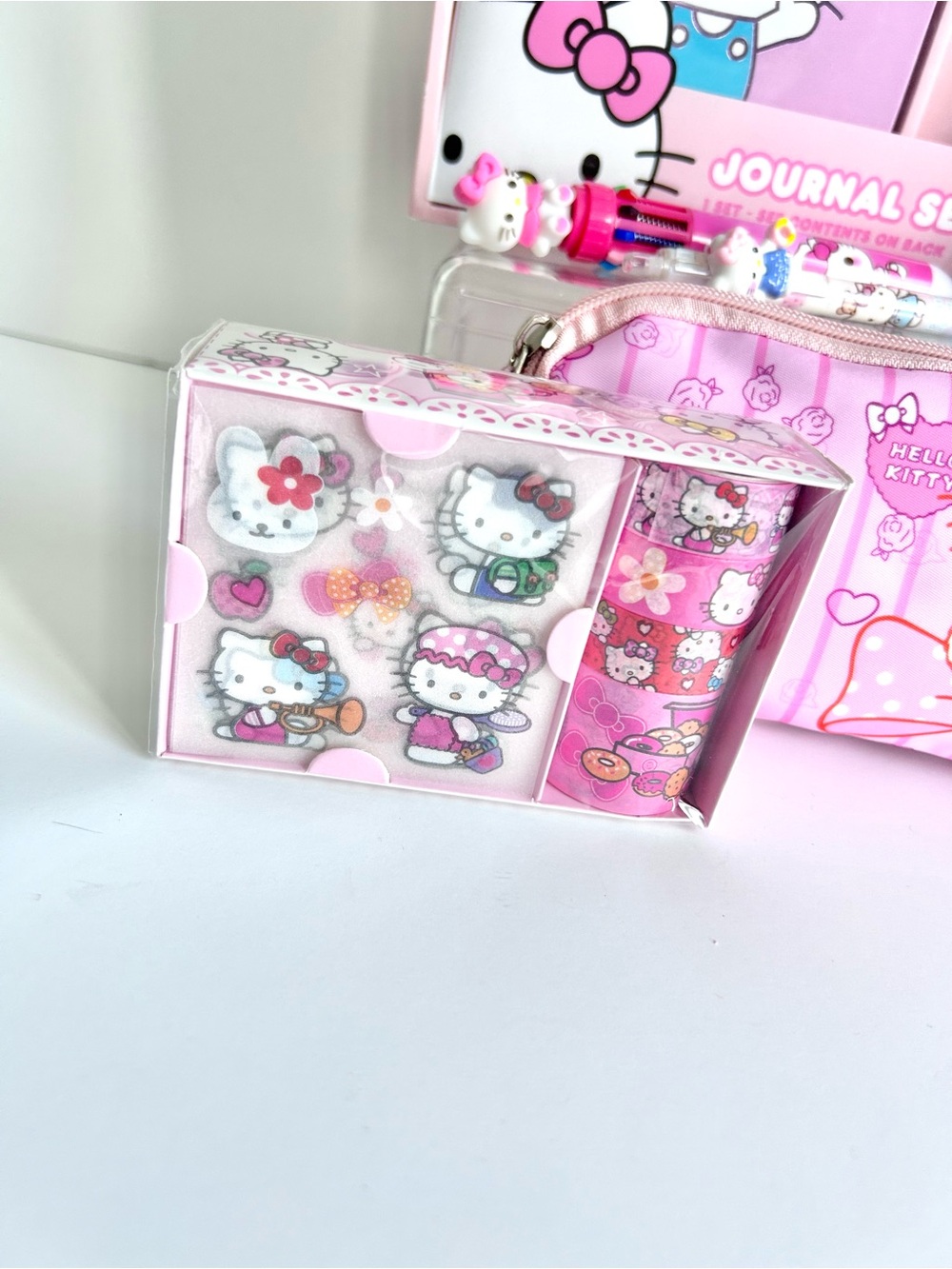 💖(HK387) Hello Kitty Adorable 7-Piece Stationery Bundle! - Picture 6 of 10